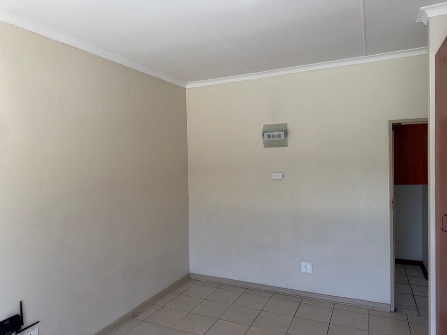 To Let 2 Bedroom Property for Rent in Die Bult North West